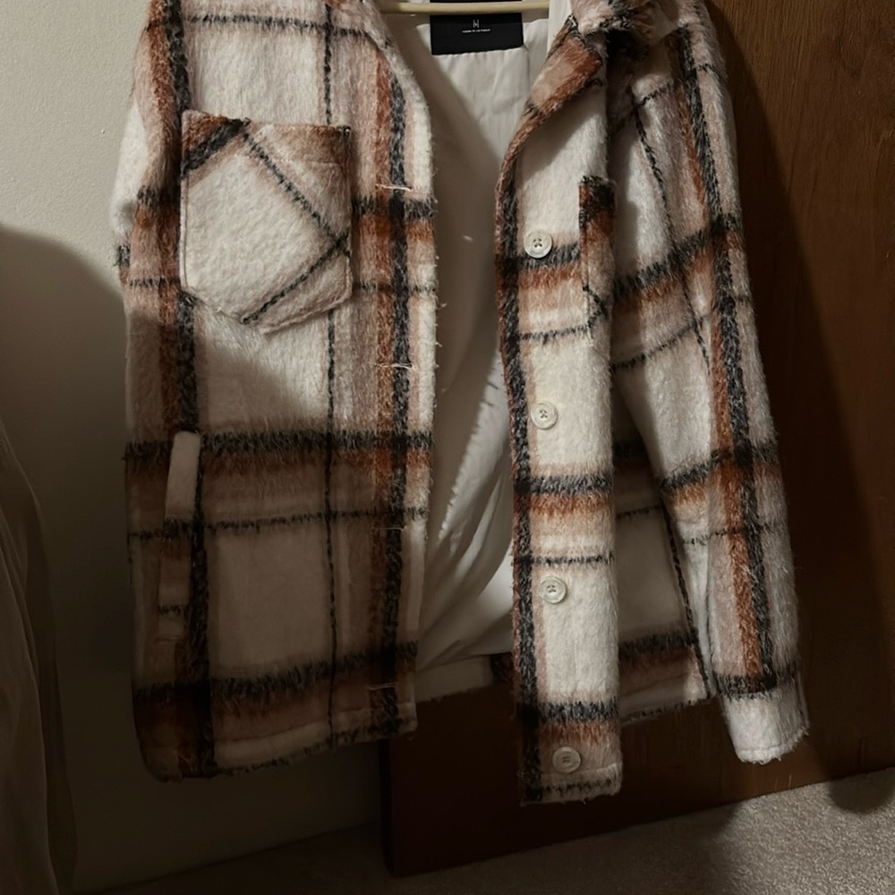Women’s Hollister White and Brown Plaid Teddy Jacket Size Medium